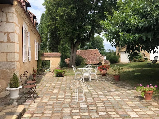 Manor 4