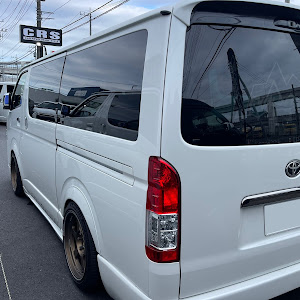 ハイエースバン TRH200V