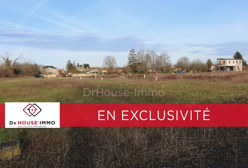  Vente Terrain agricole - 667m² à Saint-Sauvant (86600) 