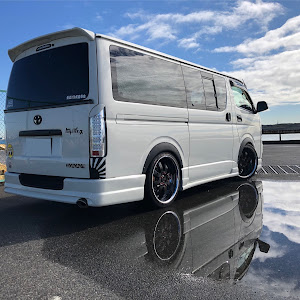 ハイエースバン TRH200V