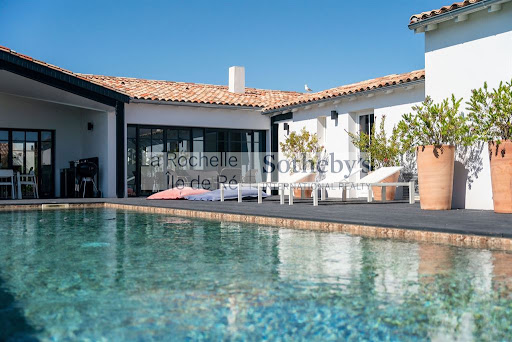 Maison avec piscine en bord de mer 1