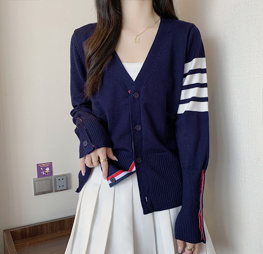Title 4, Loose And Versatile College Style Sweater Coat