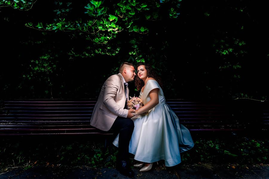 Fotógrafo de casamento Bita Corneliu (corneliu). Foto de 18 de agosto 2021