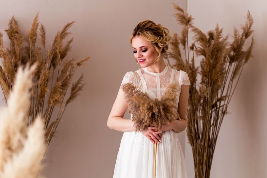 Wedding photographer Lyudmila Larikova (lucylarikova). Photo of 18 May 2019