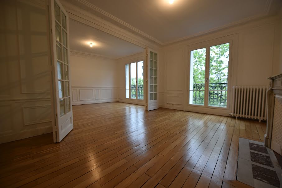 Location  appartement 5 pièces 128 m² à Paris 18ème (75018), 2 963 €