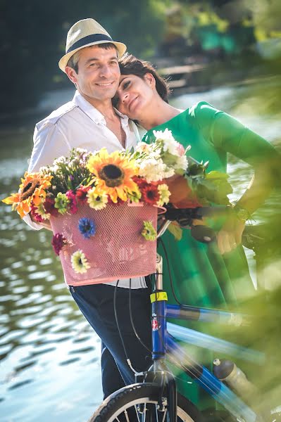 Fotógrafo de casamento Traian Olinici (traianolinici). Foto de 1 de setembro 2017