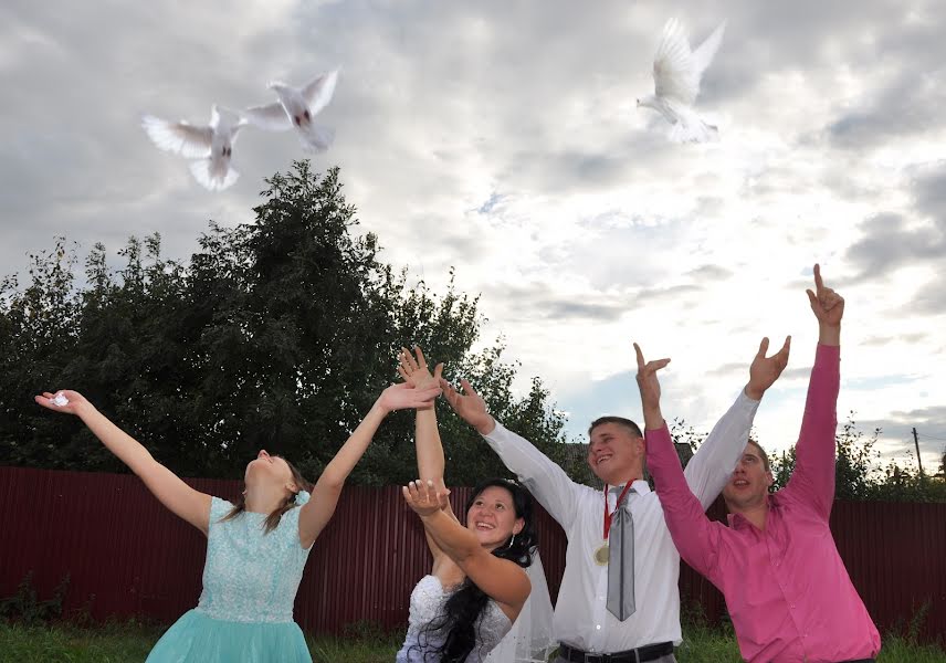 Fotógrafo de bodas Vladimir Emelyanov (komplexfoto). Foto del 25 de agosto 2015