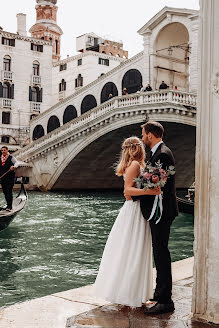 Fotógrafo de casamento Kseniya Sheshenina (italianca). Foto de 8 de abril 2022