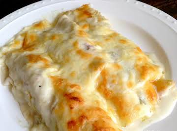 Chicken Enchiladas with Sour Cream White sauce