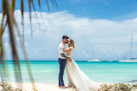 Wedding photographer Kseniya Dolzhenko (kseniadolzhenko). Photo of 6 June 2017