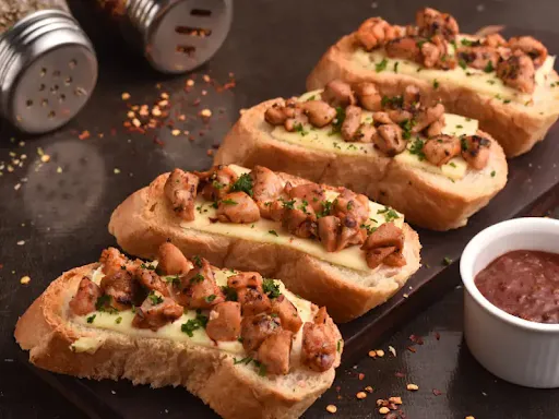 Chicken Tikka 'n' Cheese Garlic Bread (4 Pieces)