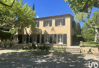 Maison avec piscine et terrasse 12