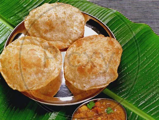 Poori Aoo Curry Or Khurma + Mysore Bhajji