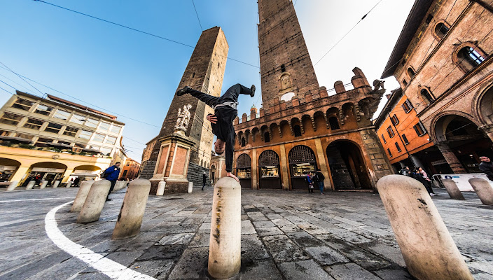 Flying in Bologna di taris_p