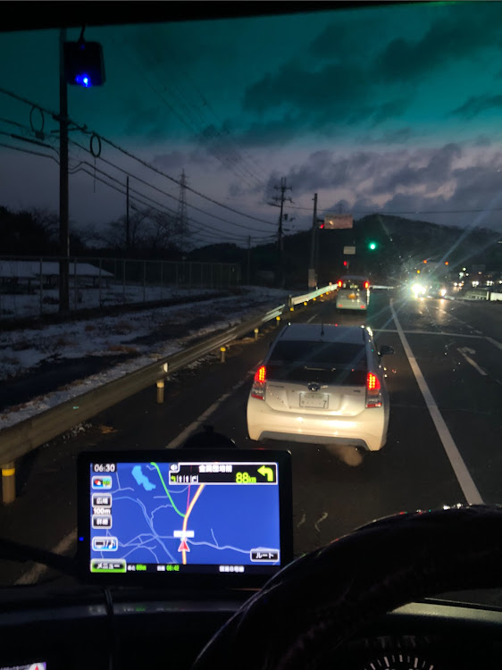 kazuさんが投稿したいつもイイネ&コメントありがとうございます🙇‍♂️・大型トラックから見える風景・管理職&緊急時トラックドライバー・昔トラック野郎　今真面目な管理職に関するカスタム事例の投稿画像3枚目