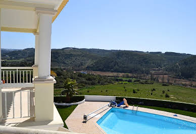 Villa avec piscine et terrasse 3