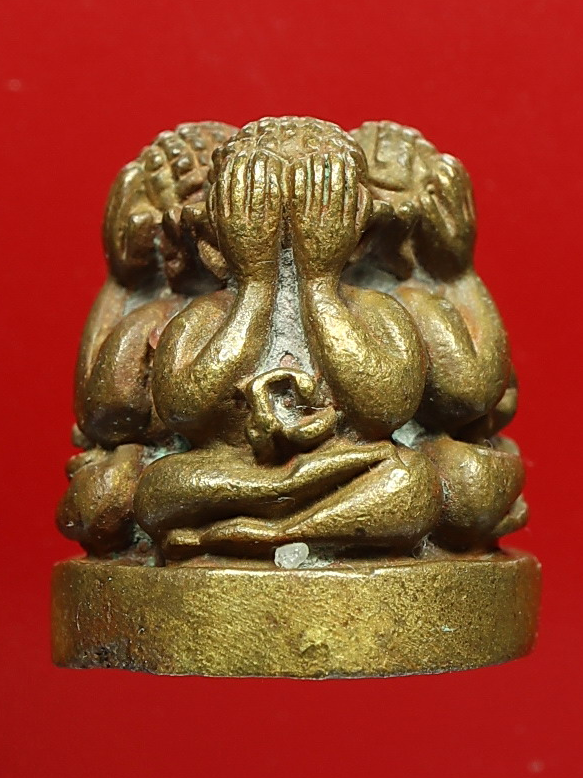 พระปิดตาหลวงพ่อคูณ รุ่นคูณรุ่งโรจน์