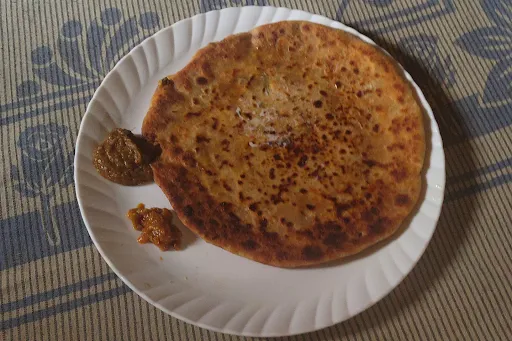 Stuffed Aloo Paratha With Pickle [Serves 1]