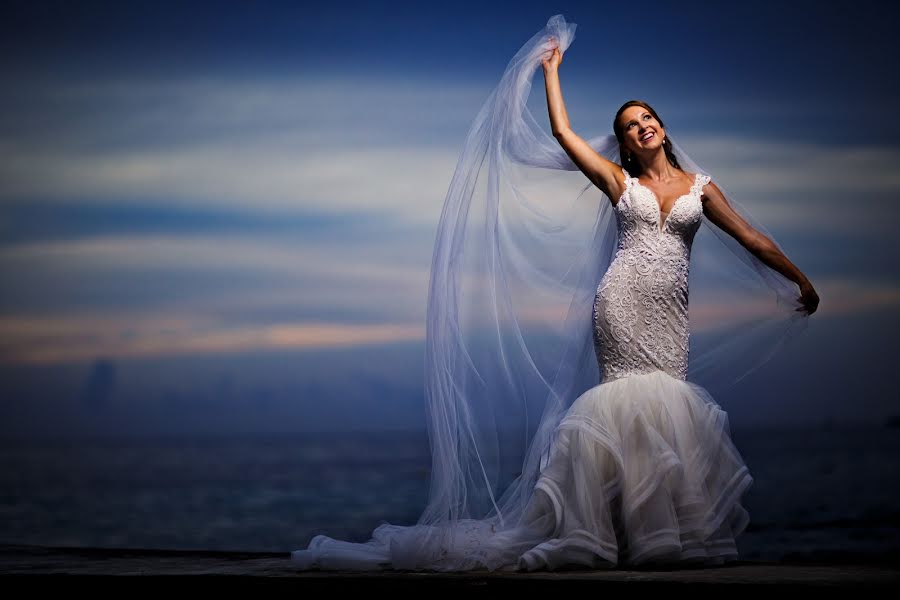 Fotógrafo de casamento Alan Fresnel (alanfresnel). Foto de 31 de março 2022