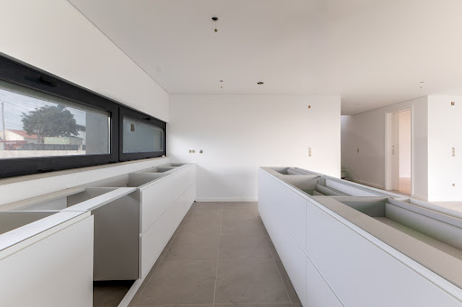 Maison contemporaine avec piscine et jardin 5