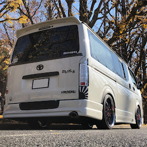 ハイエースバン TRH200V