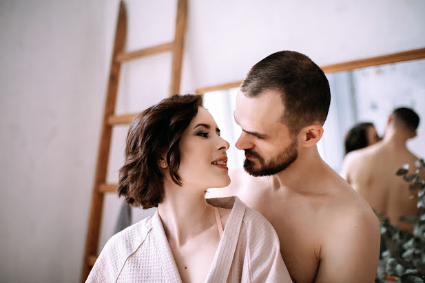 Fotógrafo de casamento Yuriy Nikolaev (nyphoto). Foto de 19 de maio 2019