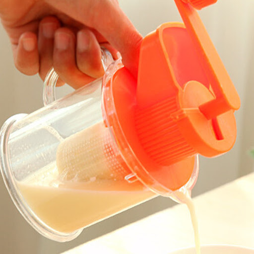 Title 3, Multifunctional Small Hand-Cranked Fruit Juicer...