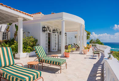 Maison avec piscine et terrasse 10