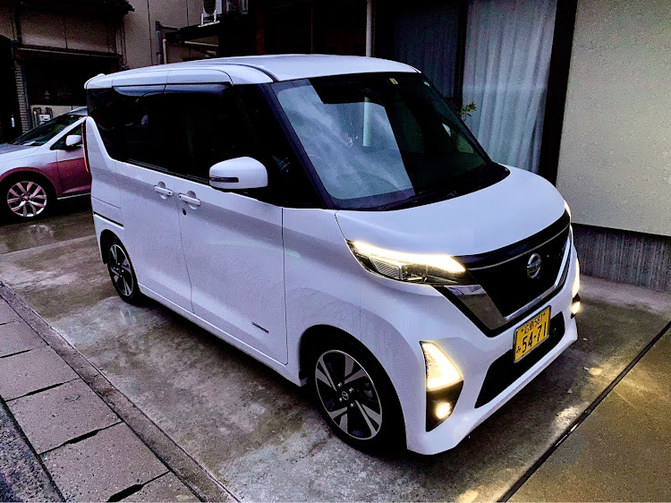 ルークス ハイウェイスター ターボの雨☔・立体駐車場撮影・ホ一ムグラウンド・ユリに関するカスタム事例の投稿画像7枚目