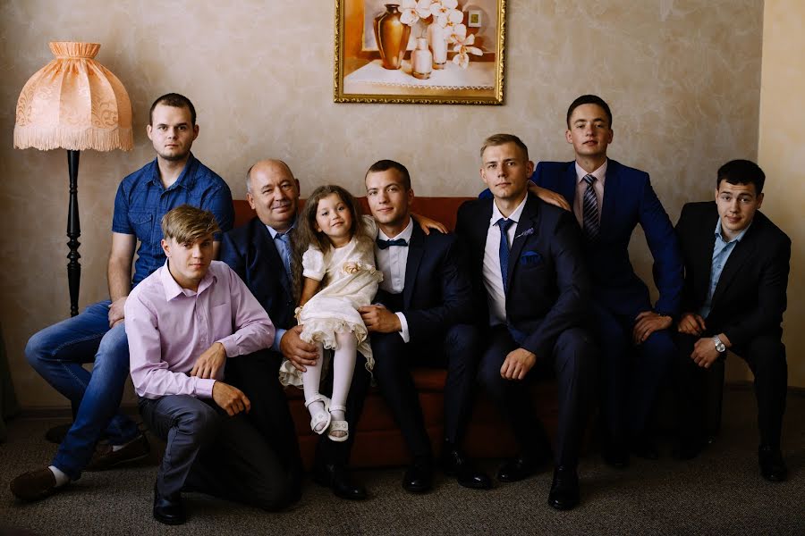 ช่างภาพงานแต่งงาน Irina Semenova (lampamira) ภาพเมื่อ 8 ธันวาคม 2017