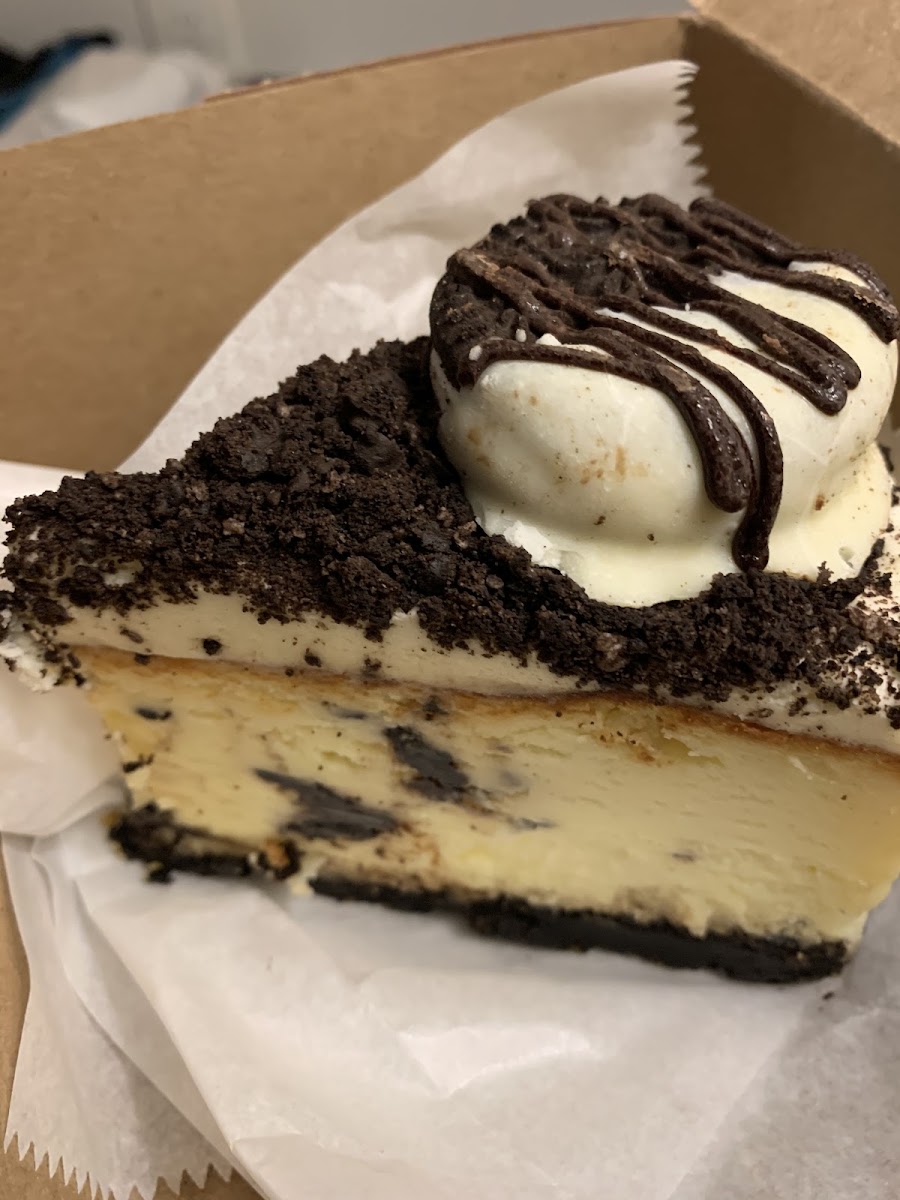 Cookies and cream cheesecake