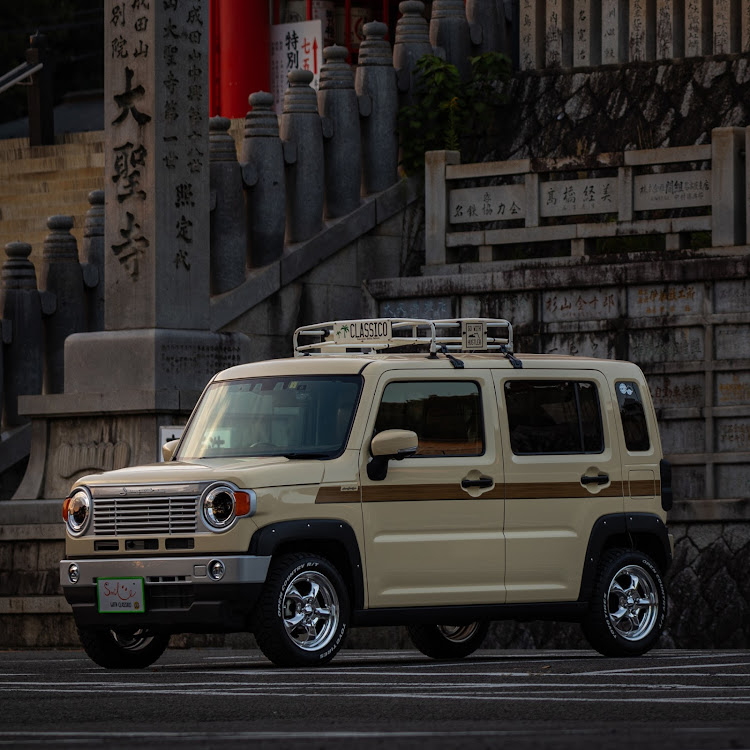 ハスラーのCLASSICO・ハスラークラシコ・河川敷・ラゲッジボード・ナンバープレート隠しカバーに関するカスタム事例の投稿画像1枚目