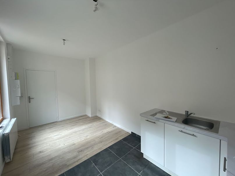 Location  appartement 1 pièce 27 m² à Bar-le-Duc (55000), 345 €