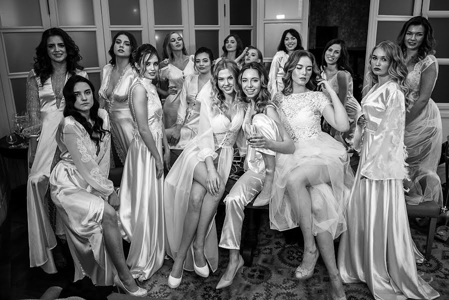 Fotografo di matrimoni Olga Karetnikova (karetnikovaok). Foto del 10 febbraio 2020