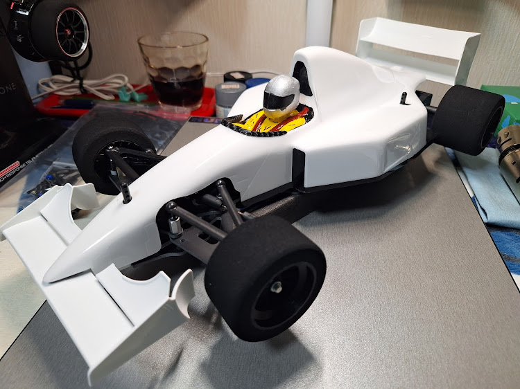 ふ～みんさんが投稿したラジコンネタですいません・F1・ボディ完成に関するカスタム事例の投稿画像4枚目