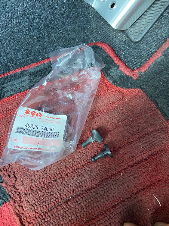 スイフトスポーツのブレーキパッド交換DIY・キャリパーオーバーホールに関するカスタム事例の投稿画像7枚目