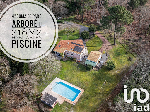 House with pool and terrace 1
