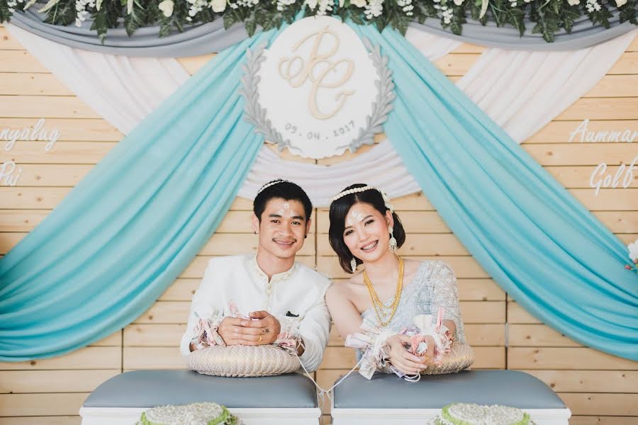 Fotógrafo de casamento Pongpisut Jantamala (jamejumppisut). Foto de 8 de setembro 2020