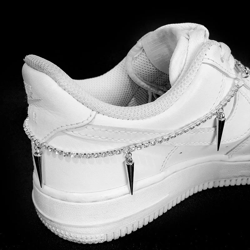 Chaîne de chaussures Punk Love Pearl à double couche, mode simple et tendance. Accessoire idéal pour personnaliser vos chaussures et affirmer votre style unique.