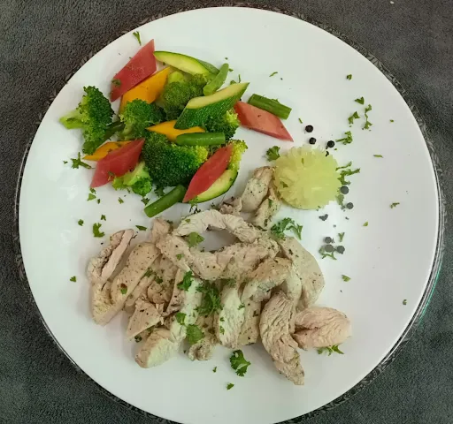 Healthy Boiled Chicken With Veggie