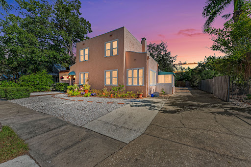 Maison avec piscine et jardin 1