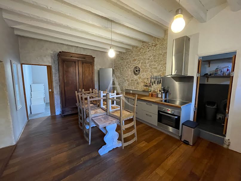 Location meublée appartement 3 pièces 72.42 m² à Nimes (30000), 820 €