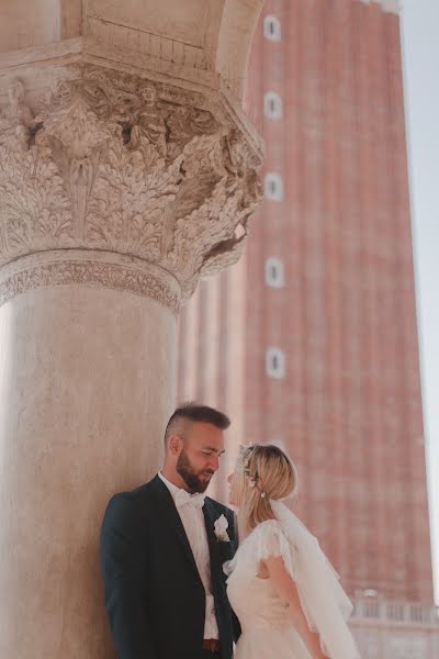 Fotógrafo de casamento Iana Razumovskaia (ucatana). Foto de 18 de setembro 2022