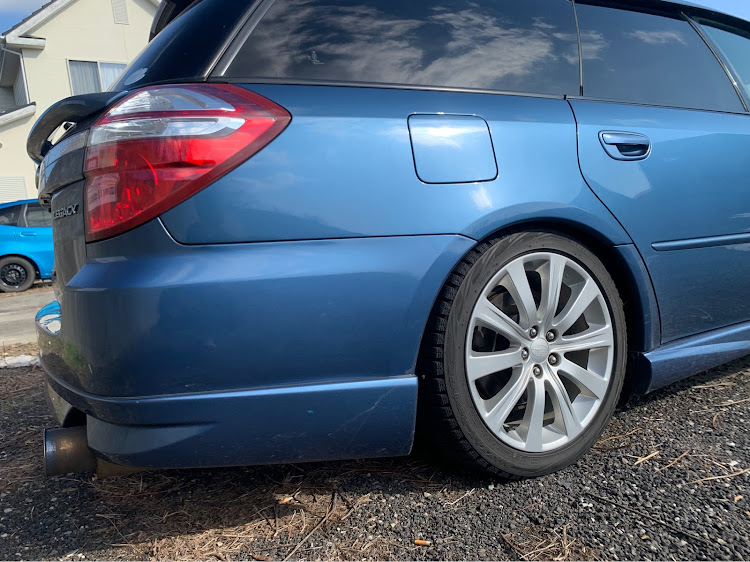 レガシィツーリングワゴンのお昼休み・テスト期間・洗車したいに関するカスタム事例の投稿画像1枚目