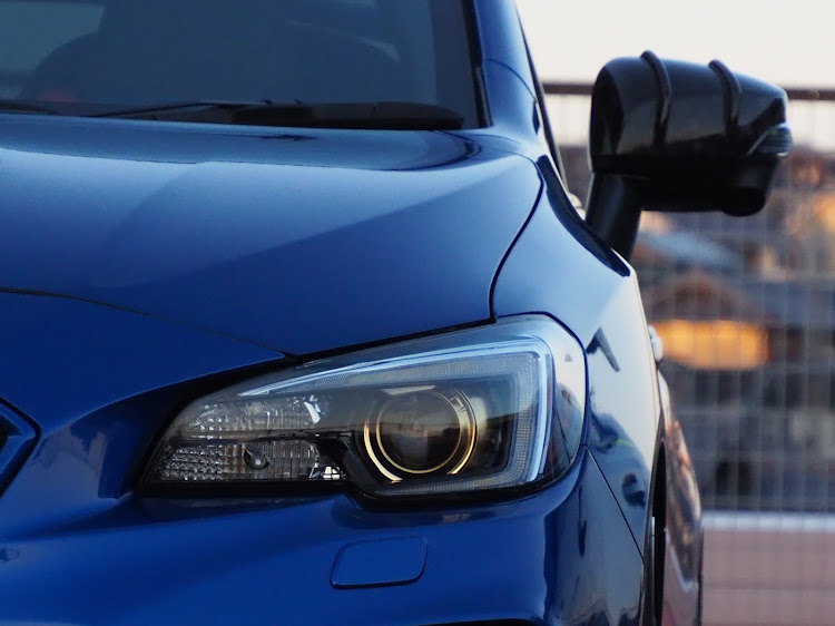 WRX STIの蛍光イエロー・こっそりリニューアル計画中🙊・自然に溶け込む⁉️・愛車の一番好きな角度・SUBARUに関するカスタム事例の投稿画像2枚目