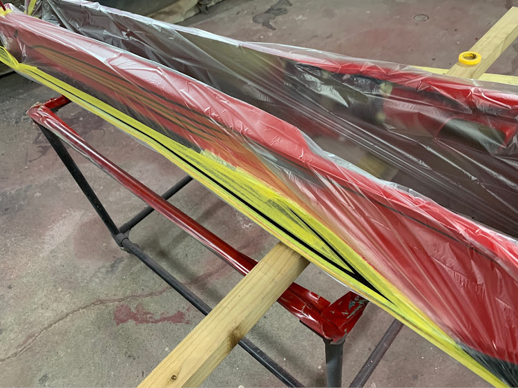 MR2のDIYバイナルグラフィック塗装・カスタムカー・サイドスカート塗装・バイナルグラフィック・DIYに関するカスタム事例の投稿画像5枚目