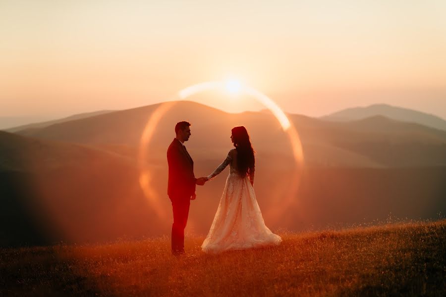 Fotografo di matrimoni Adina Vulpe (jadoris). Foto del 4 settembre 2019