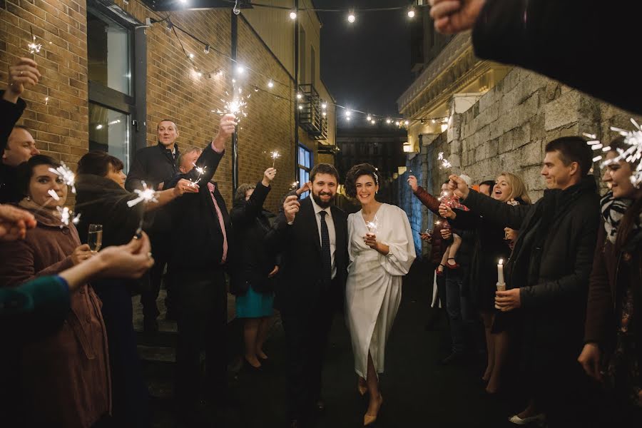 Fotógrafo de casamento Viktoriya Monakhova (loonyfish). Foto de 11 de novembro 2019