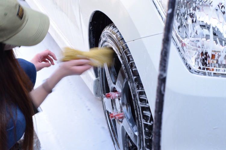 ワゴンRの洗車・タイヤ交換に関するカスタム事例の投稿画像2枚目