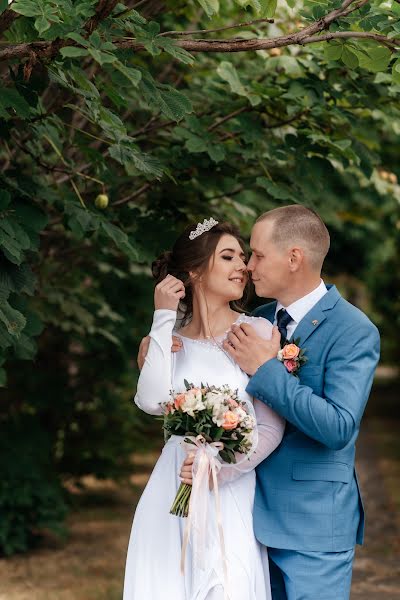 Wedding photographer Alena Shemyakova (elenshemyakova). Photo of 17 April 2022